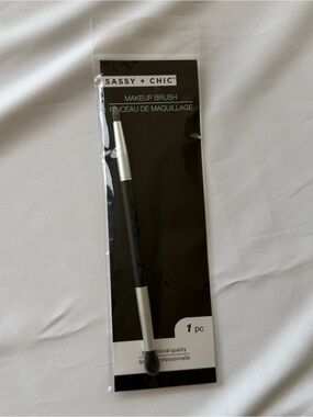 Sassy+Chic Black Makeup Brush - Precision Eye Brush